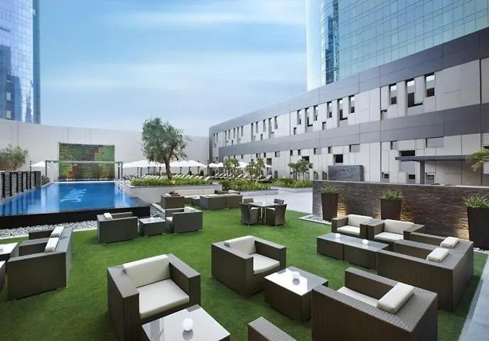 Marco Polo - Chic Studio With Balcony And Spa, Canal Views Dubai Apartment
