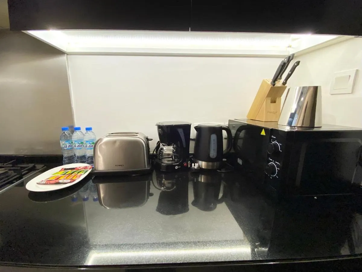 Apartment Marco Polo - Chic Studio With Balcony And Spa, Canal Views Dubai