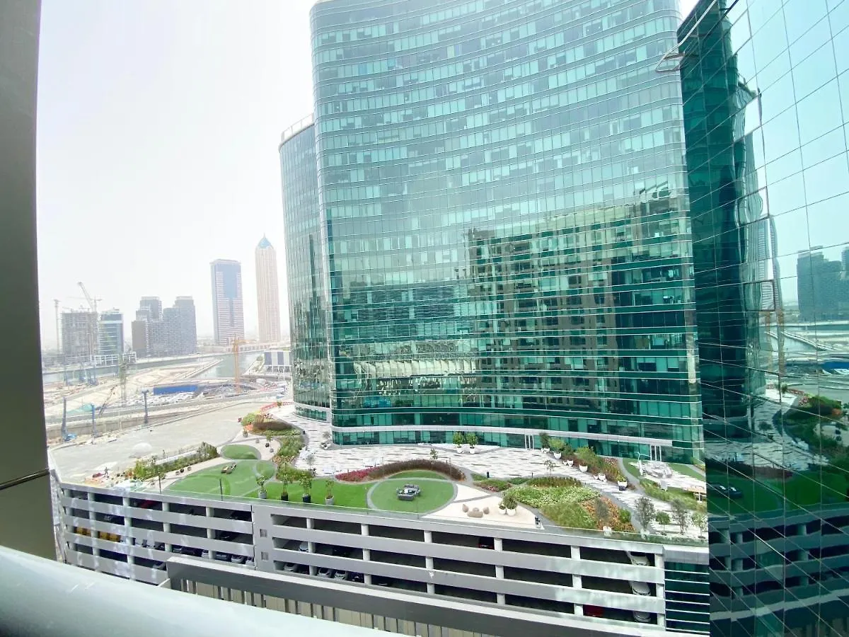 Marco Polo - Chic Studio With Balcony And Spa, Canal Views Dubai Apartment