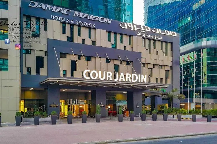 Marco Polo - Chic Studio With Balcony And Spa, Canal Views Dubai Apartment